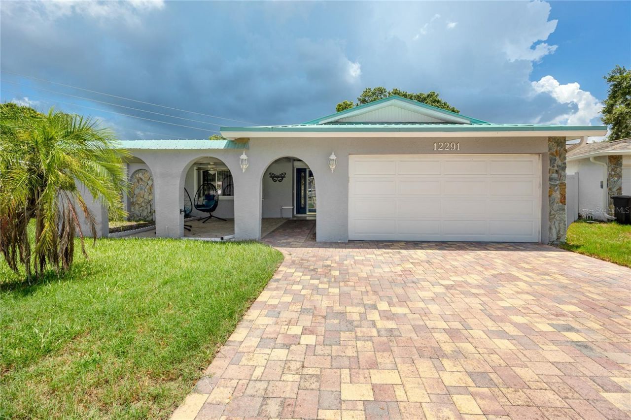 12291 Monarch Circle, Seminole, FL 33772 Photo