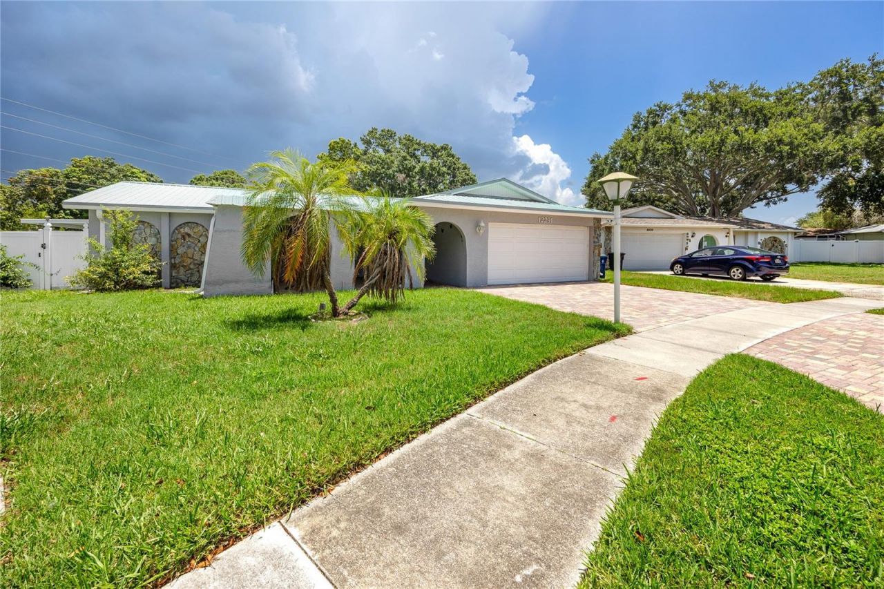 12291 Monarch Circle, Seminole, FL 33772 Photo