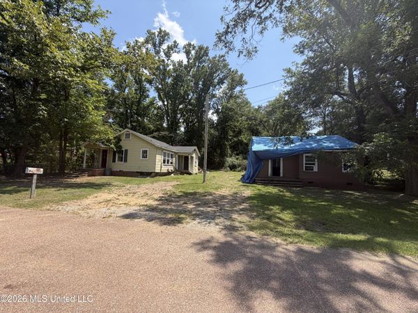 302 Munsterman Avenue, Pelahatchie, MS 39145