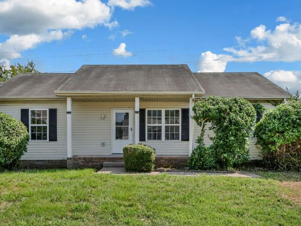 1634 Hannibal Dr, Oak Grove, KY 42262