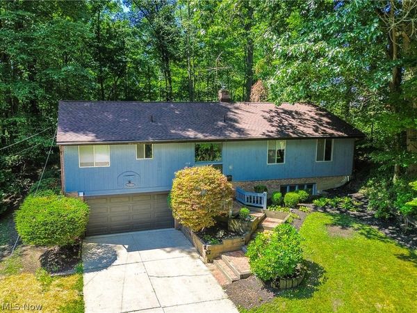 1512 Tiffany Circle , Akron, OH 44313