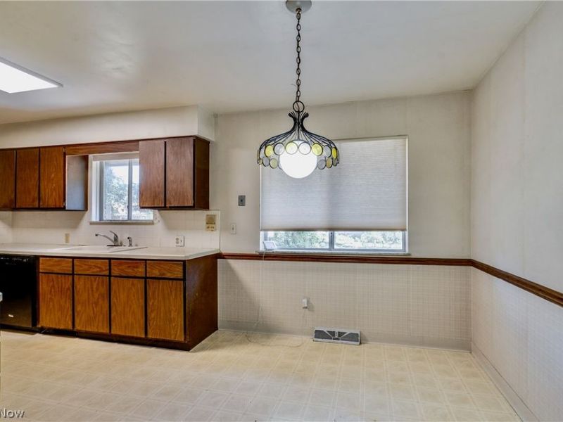 1512 Tiffany Circle, Akron, OH 44313 Photo 15