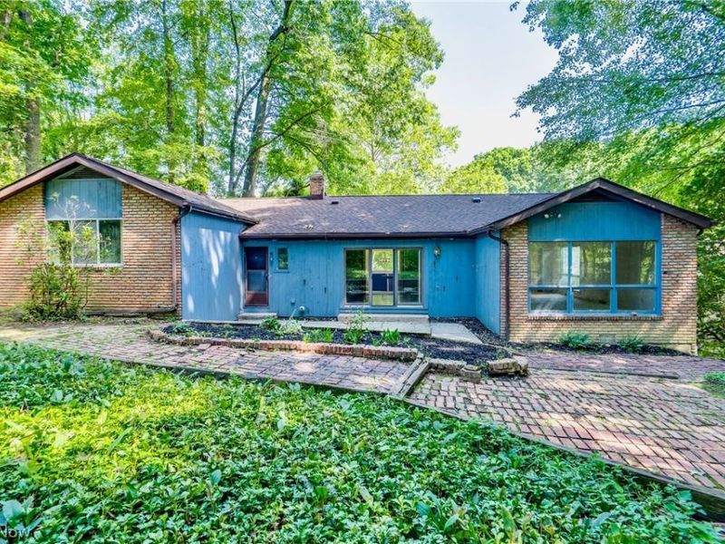 1512 Tiffany Circle, Akron, OH 44313 Photo 3