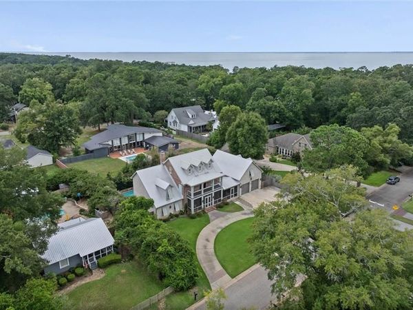 300 Perdido Avenue, Fairhope, AL 36532