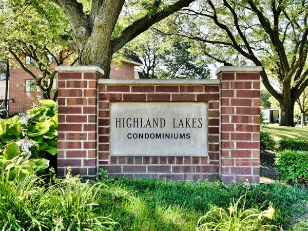 41 E JANATA Boulevard , Unit 1B, Lombard, IL 60148