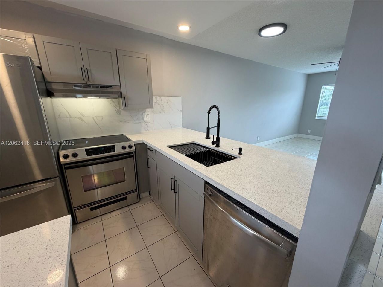5071 W Oakland Park Blvd , Unit 205, Lauderdale Lakes, FL 33313 Photo
