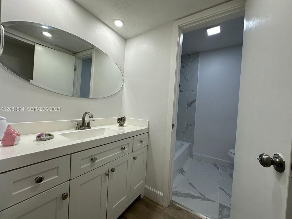 7610 SW 82nd St , Unit J208, Miami, FL 33143 Photo