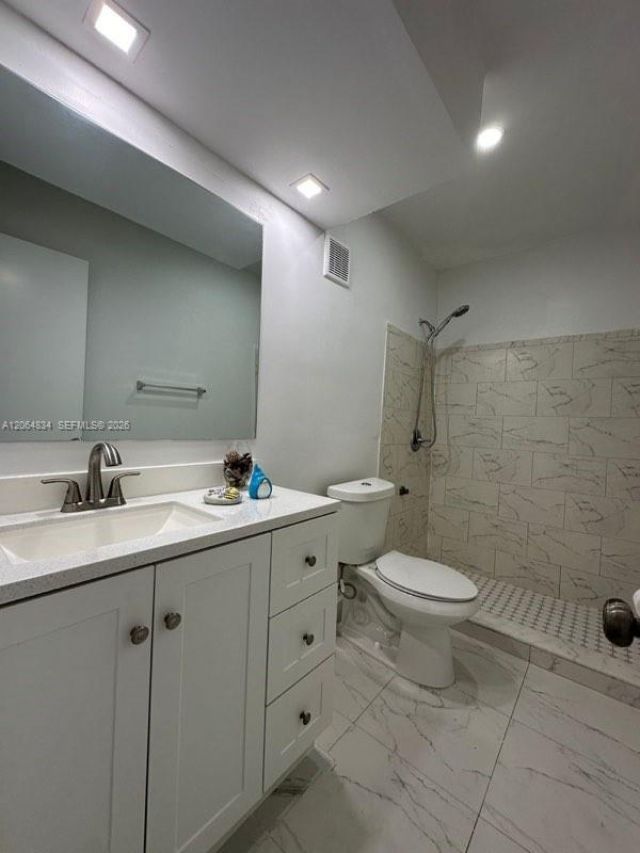 7610 SW 82nd St , Unit J208, Miami, FL 33143 Photo