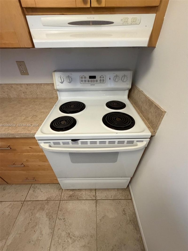 7850 Camino Real, Unit O-401, Miami, FL 33143 Photo