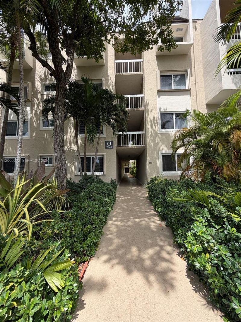 7850 Camino Real, Unit O-401, Miami, FL 33143 Photo