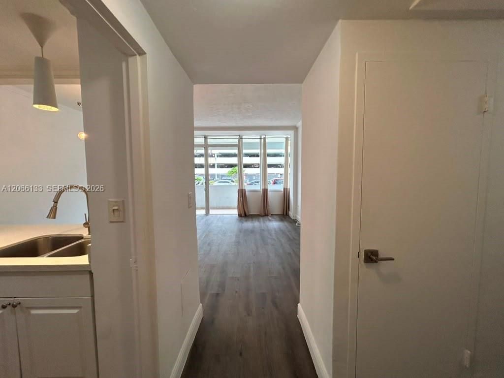 7545 E Treasure Dr, Unit 1B, North Bay Village, FL 33141 Photo
