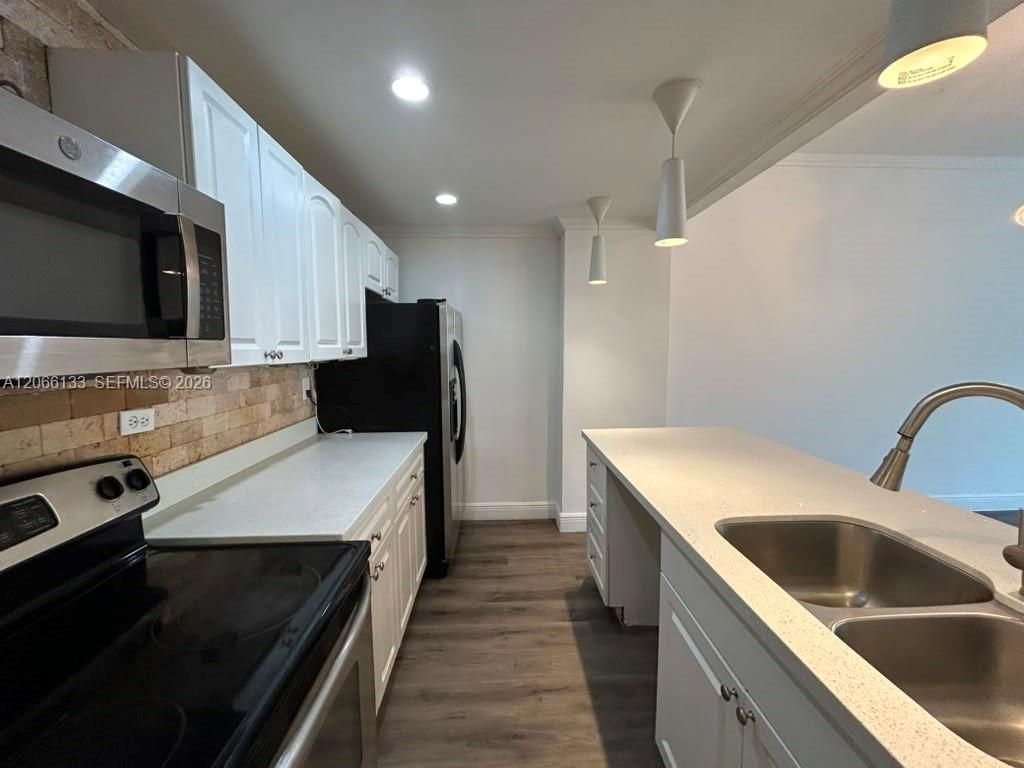 7545 E Treasure Dr, Unit 1B, North Bay Village, FL 33141 Photo