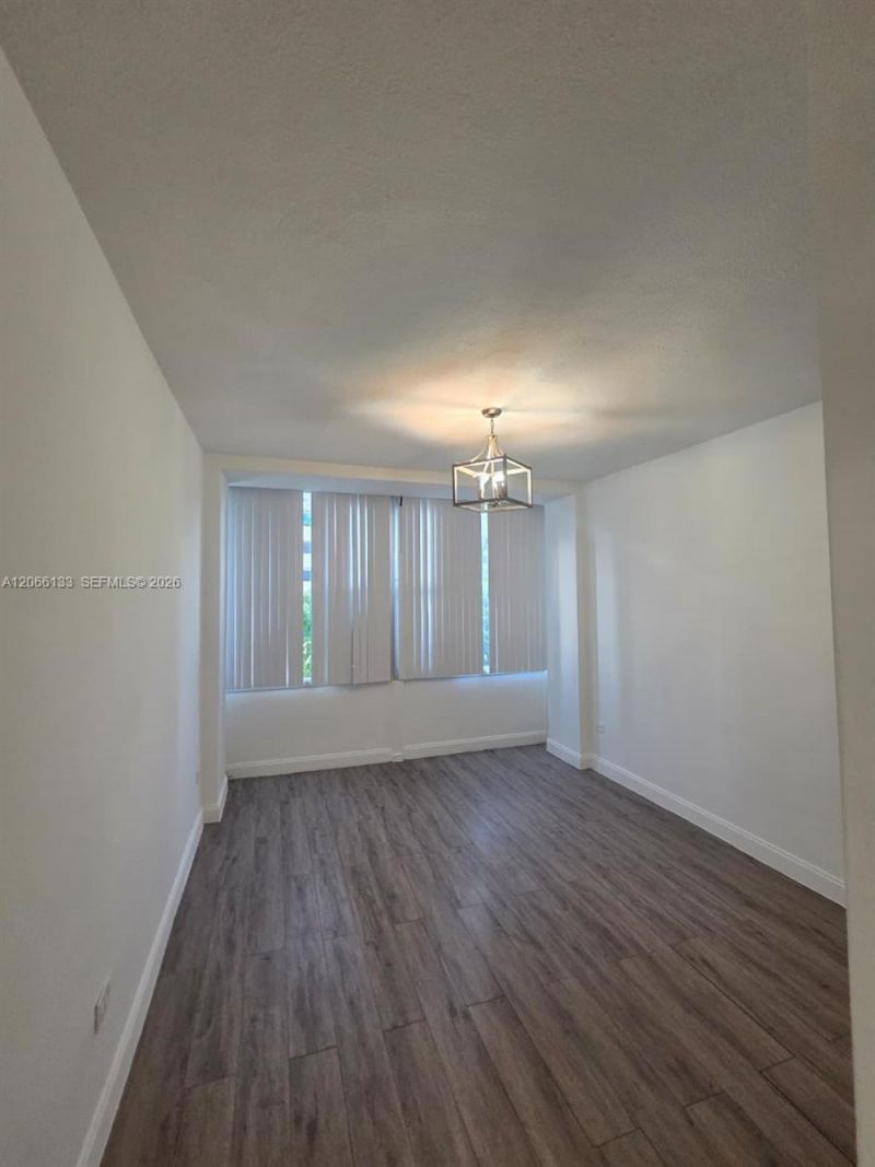 7545 E Treasure Dr, Unit 1B, North Bay Village, FL 33141 Photo