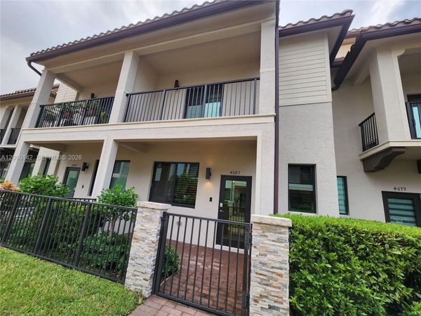 4683 NW 83rd Path , Doral, FL 33166