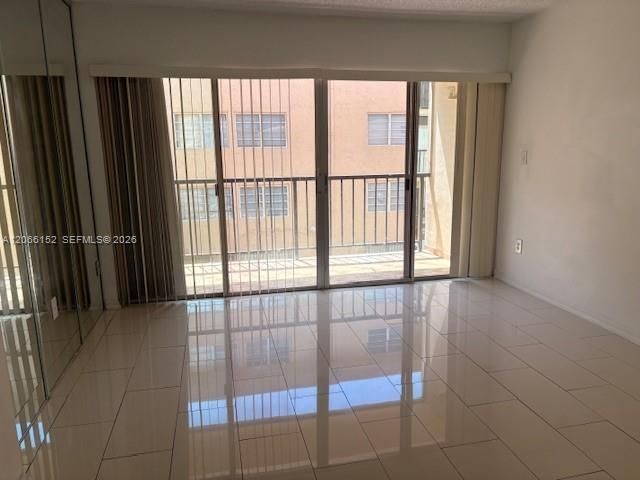8893 Fontainebleau Blvd, Unit 304, Miami, FL 33172 Photo