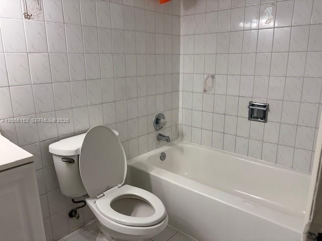 8893 Fontainebleau Blvd, Unit 304, Miami, FL 33172 Photo