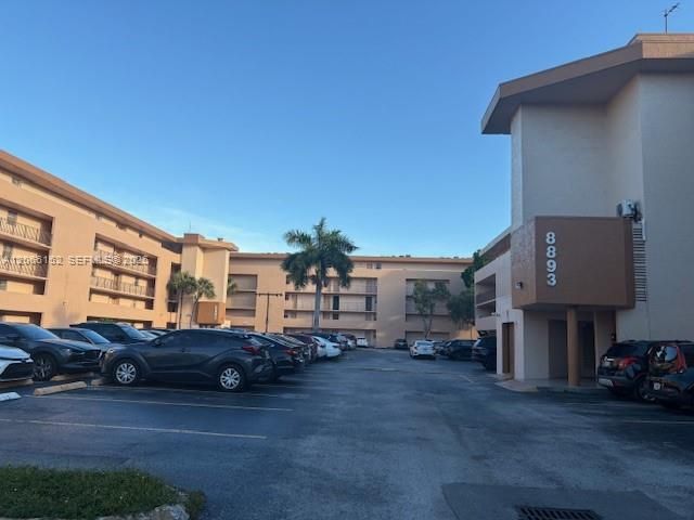 8893 Fontainebleau Blvd, Unit 304, Miami, FL 33172 Photo