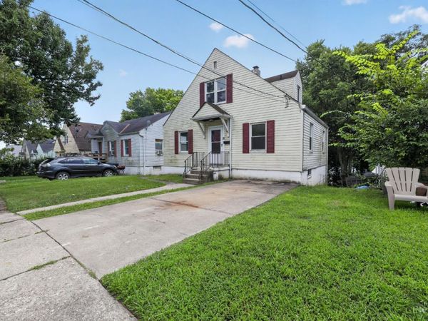 1911 Ashbrook Drive, Cincinnati, OH 45238