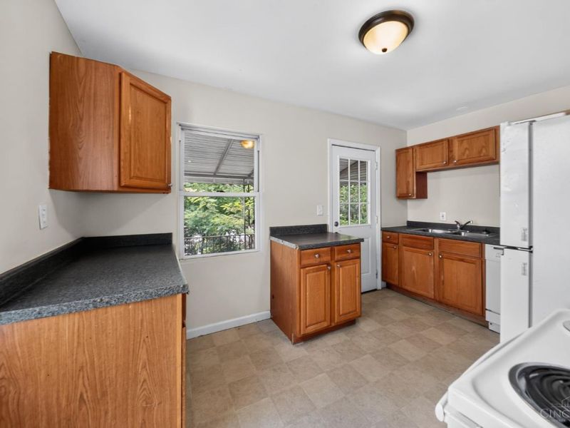 1911 Ashbrook Drive, Cincinnati, OH 45238 Photo 16