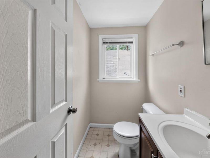 1911 Ashbrook Drive, Cincinnati, OH 45238 Photo 26