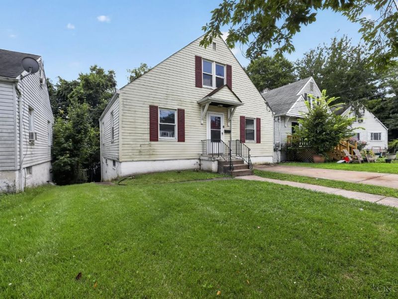 1911 Ashbrook Drive, Cincinnati, OH 45238 Photo 7