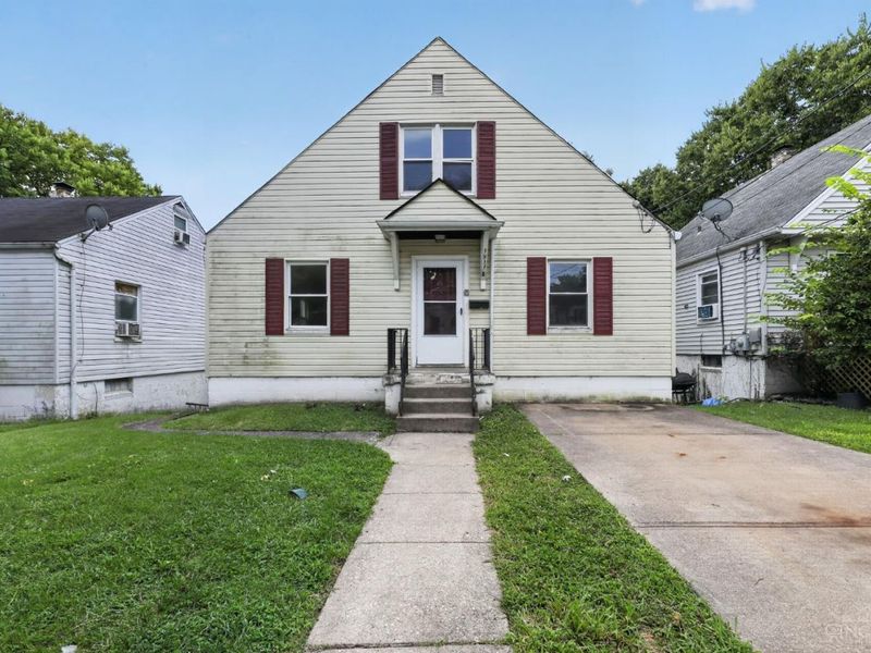 1911 Ashbrook Drive, Cincinnati, OH 45238 Photo 8