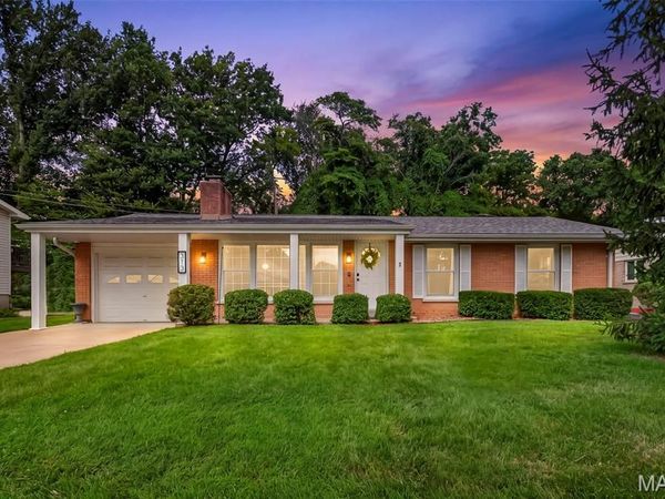 313 Elmhurst Drive , St Charles, MO 63301