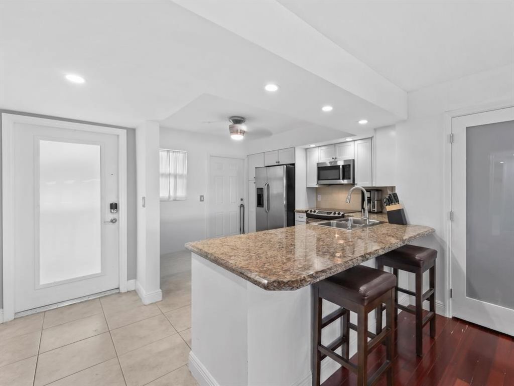3121 NE 51st Street, Unit 204E, Fort Lauderdale, FL 33308 Photo