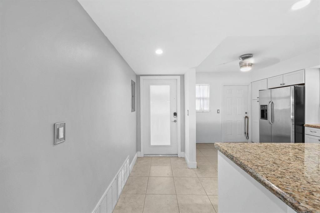 3121 NE 51st Street, Unit 204E, Fort Lauderdale, FL 33308 Photo