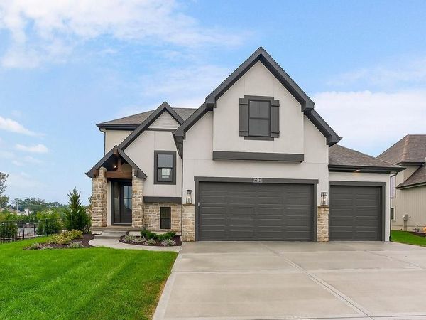 15586 W 168th Terrace, Olathe, KS 66062