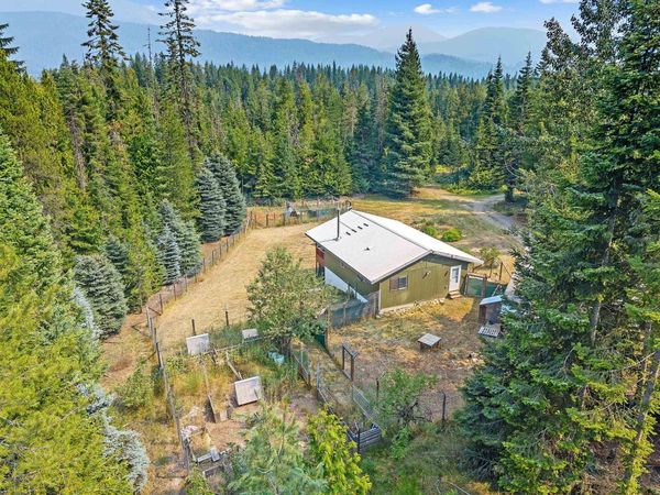 461 Beaver Creek Ln, Metaline, WA 99152