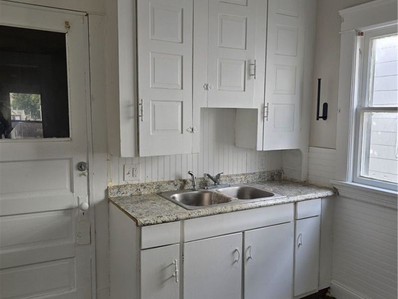 10401 Bernard Avenue, Unit 3, Cleveland, OH 44111 Photo 4