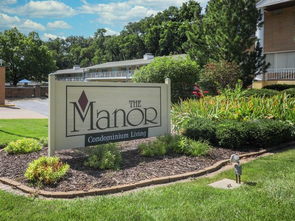1104 Kimberly Road, Unit 504, Bettendorf, IA 52722