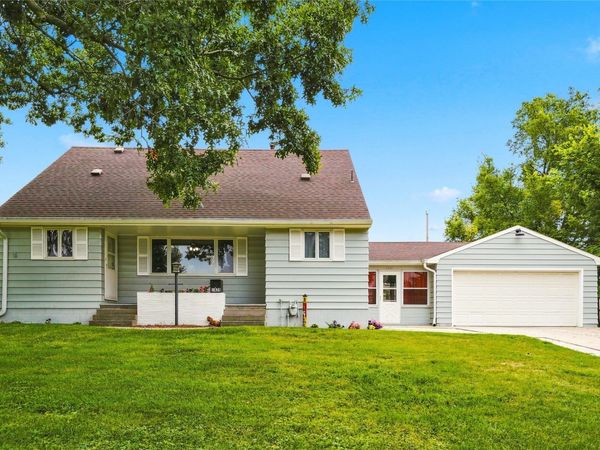 1820 W 3rd Street, Perry, IA 50220