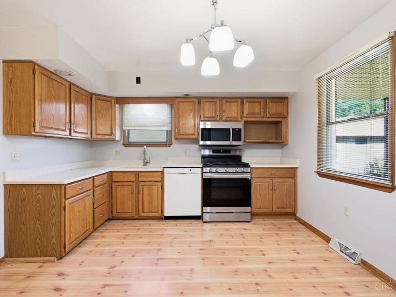 4266 Marcrest Drive, Green Township, OH 45211 Photo 15