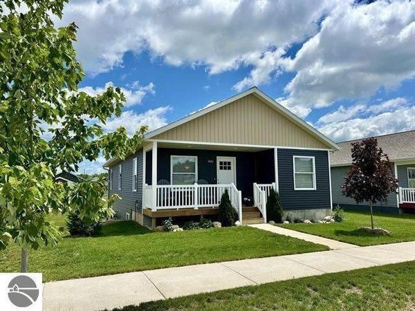 752 Ashland Drive, Traverse City, MI 49696