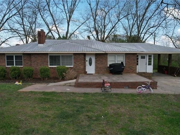 6082 Franklin Goldmine Road , Cumming, GA 30028