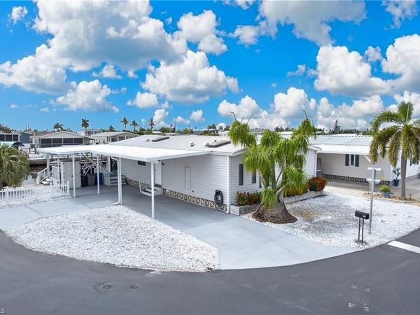 3032 Bounty LN , ST. JAMES CITY, FL 33956