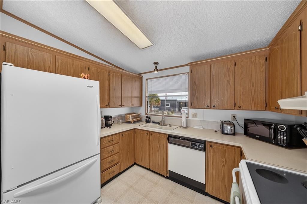 3032 Bounty Ln , Saint James City, FL 33956 Photo