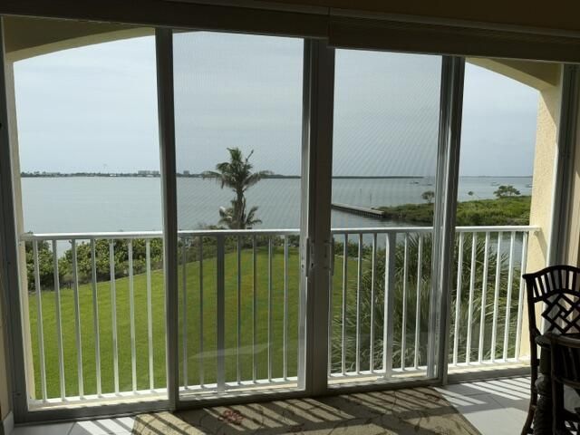 4 Harbour Isle Drive E, Unit 303, Fort Pierce, FL 34949 Photo