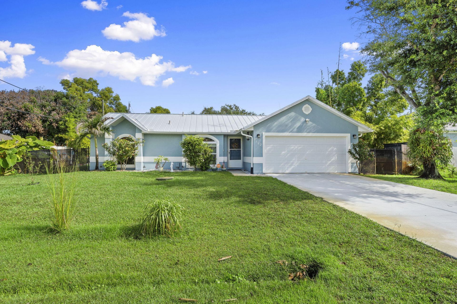 2182 SE South Buttonwood Drive, Port Saint Lucie, FL 34952 Photo