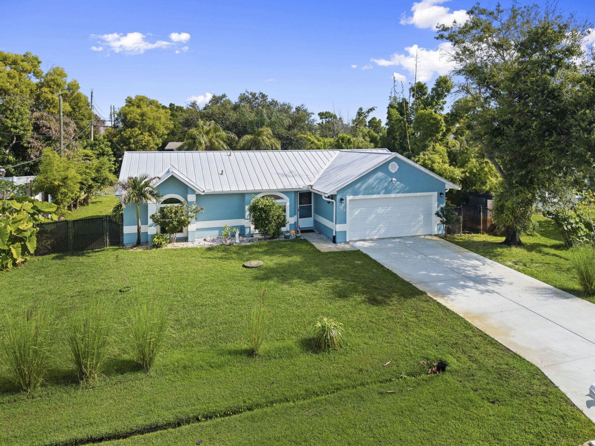 2182 SE South Buttonwood Drive, Port Saint Lucie, FL 34952 Photo