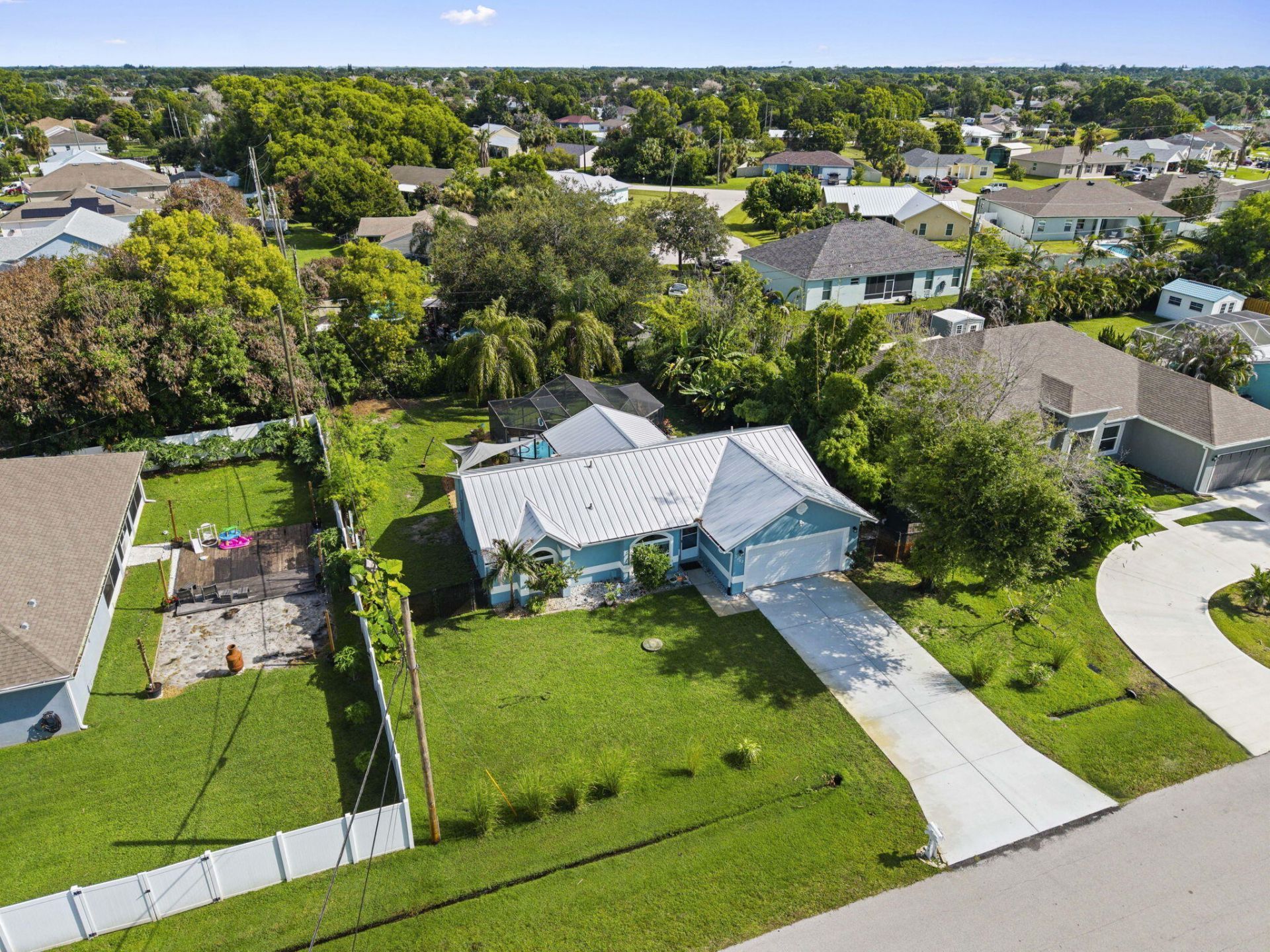 2182 SE South Buttonwood Drive, Port Saint Lucie, FL 34952 Photo
