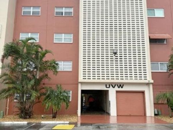 5300 WASHINGTON Street, Unit W515, Hollywood, FL 33021