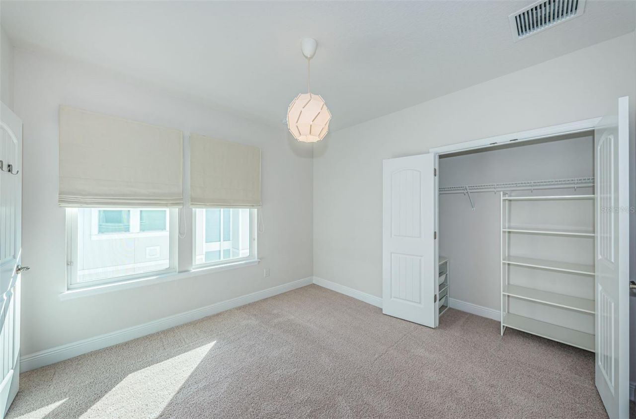 815 Burlington Avenue N, Saint Petersburg, FL 33701 Photo