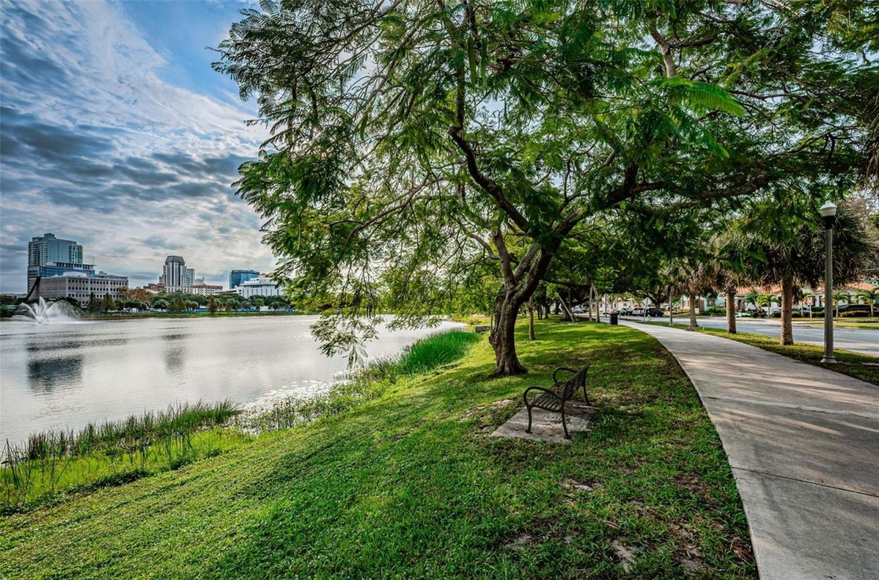 815 Burlington Avenue N, Saint Petersburg, FL 33701 Photo