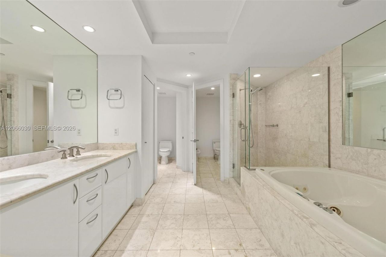 1331 Brickell Bay Dr , Unit 4107, Miami, FL 33131 Photo