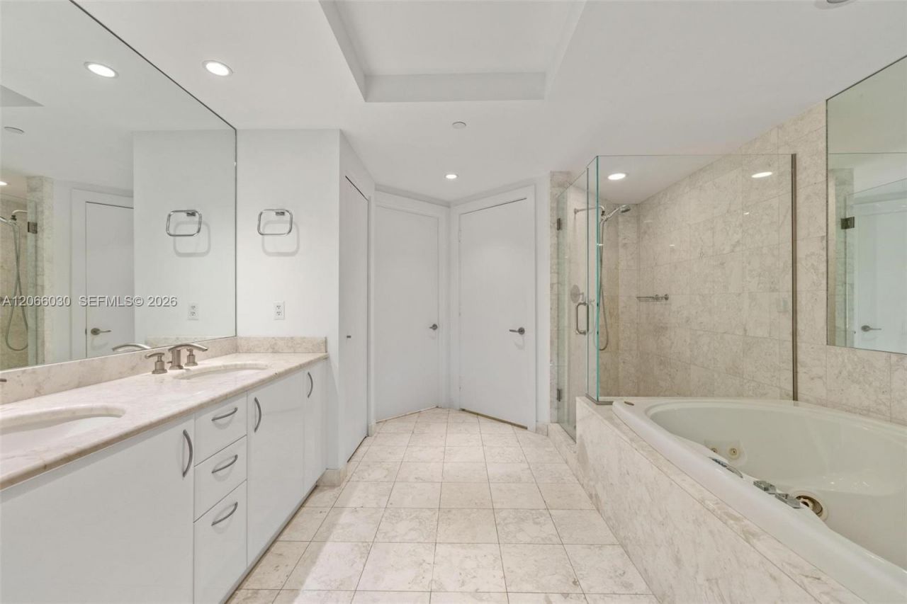 1331 Brickell Bay Dr , Unit 4107, Miami, FL 33131 Photo