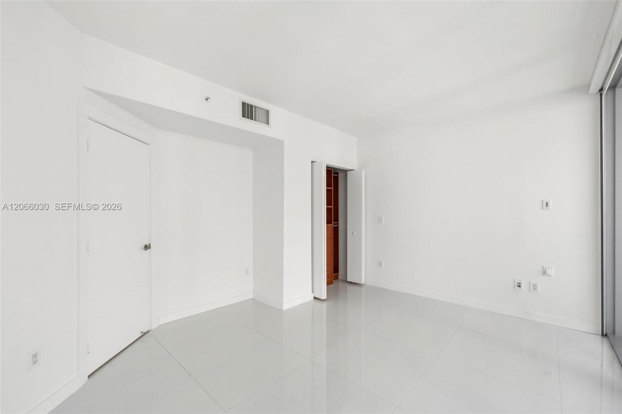 1331 Brickell Bay Dr , Unit 4107, Miami, FL 33131 Photo