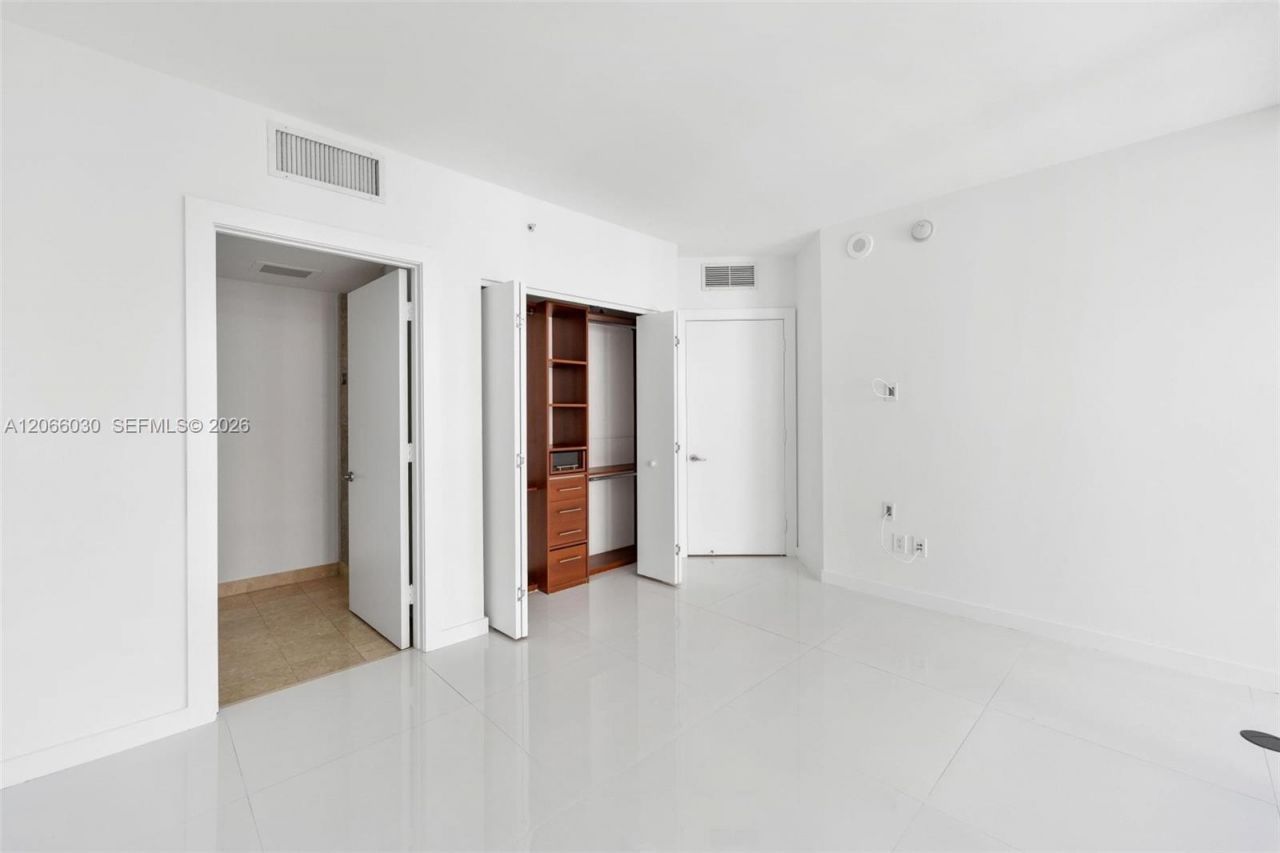 1331 Brickell Bay Dr , Unit 4107, Miami, FL 33131 Photo